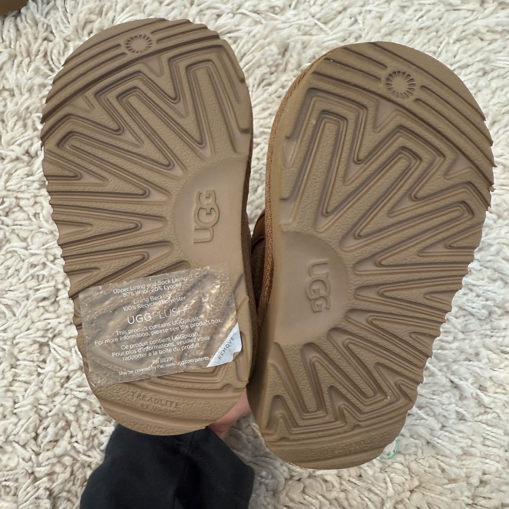 UGG Tan Neumel Boots - Picture 3 of 5
